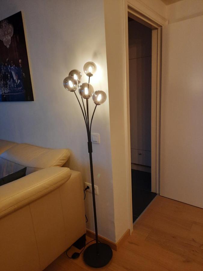 Lichtrijk En Comfortabel Hoekappartement Met Gratis Parking En Zeer Centraal Gelegen - Comme Chez Soi Ostende Exterior foto